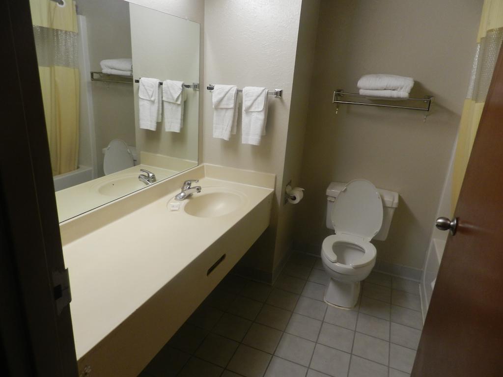 דולות' Haven Inn & Suites חדר תמונה